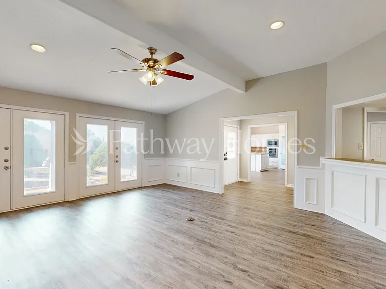 608 Westway Dr — Photo 6