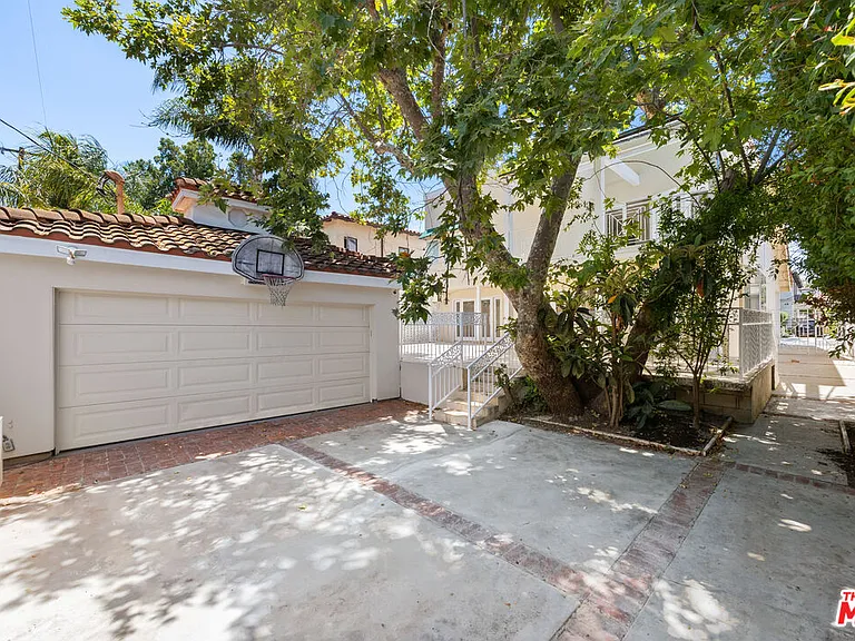 244 S Almont Dr — Photo 4