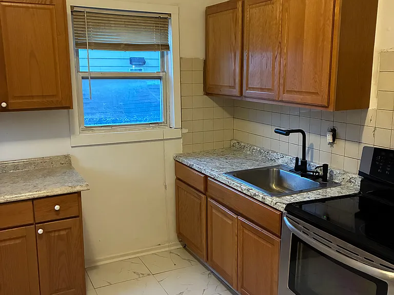 29 Cedar St #1 — Photo 2