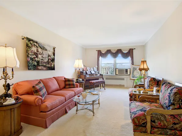 920 East 17th Street image 1 of 6