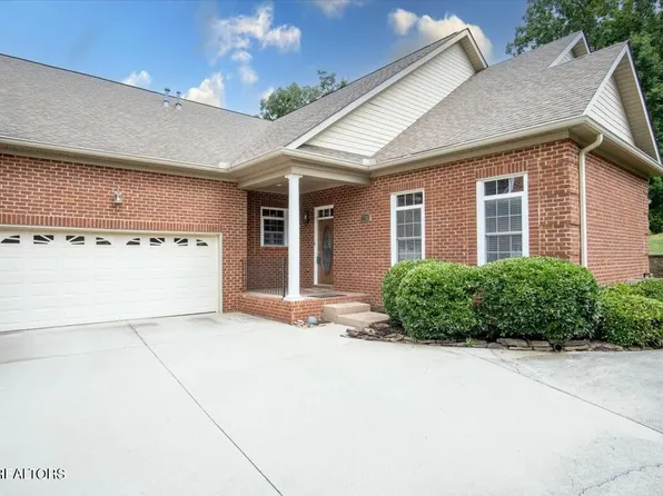 2382 Mountain Dr, Lenoir City, TN 37772