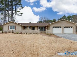 1317 Wind River Cir SE, Huntsville, AL 35802