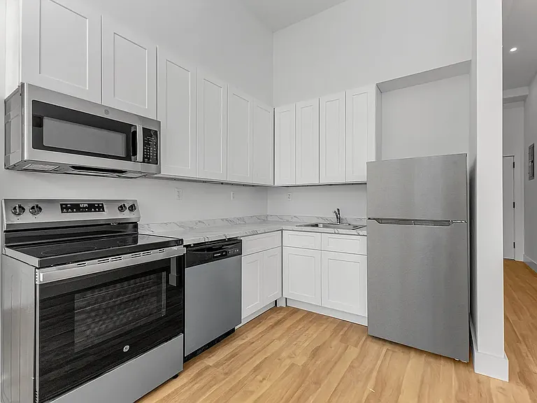 81 Willoughby St #402 — Photo 3