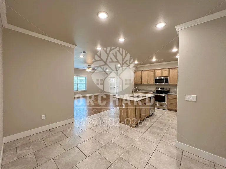 580 Bradford Dr — Photo 9