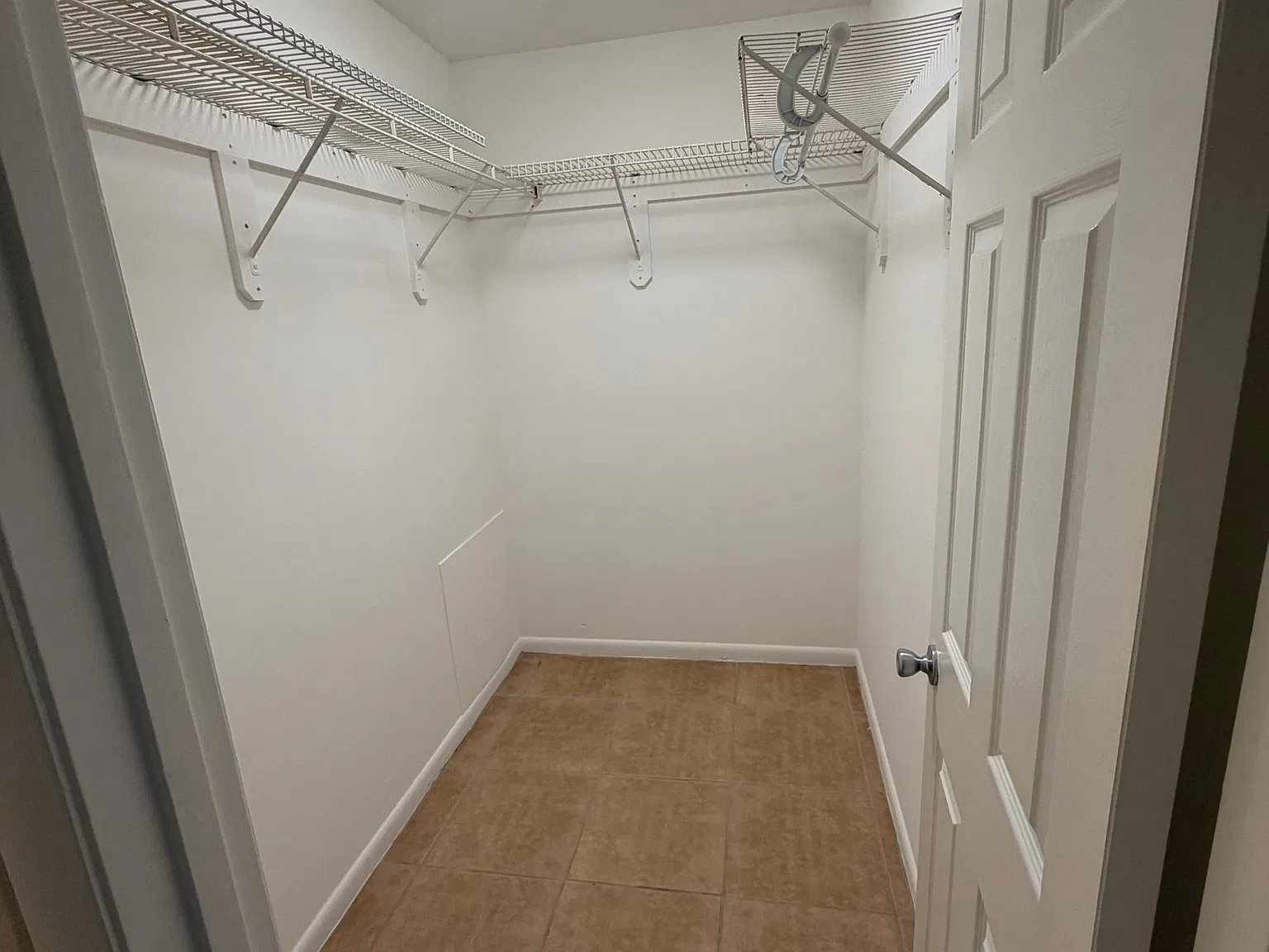 2 bed, 900 sqft, $1,900 — Photo 4