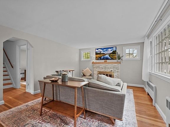 2nd image of 11 Berwick Pl