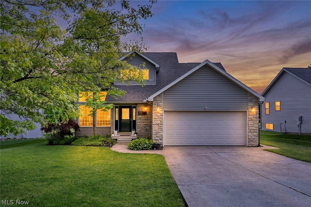 850 Fairway Dr