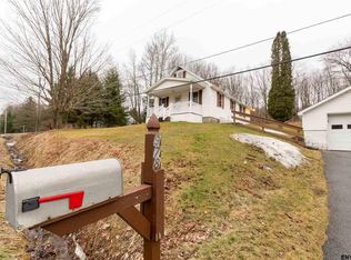 978 Taborton Rd, Sand Lake, NY 12153