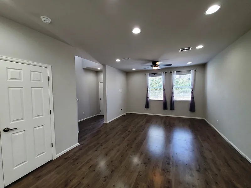 3 bed, 2.5 bath, 1538 sqft, $2,450 — Photo 4