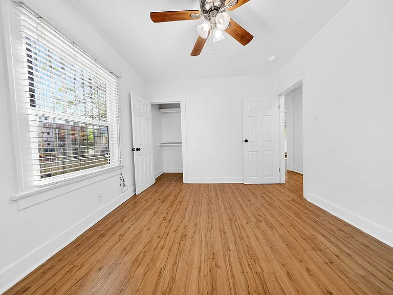 5225 De Longpre Ave — Photo 30