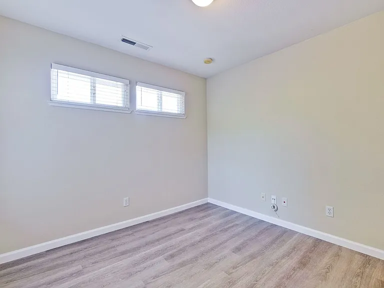 352 Beemer Ave — Photo 34
