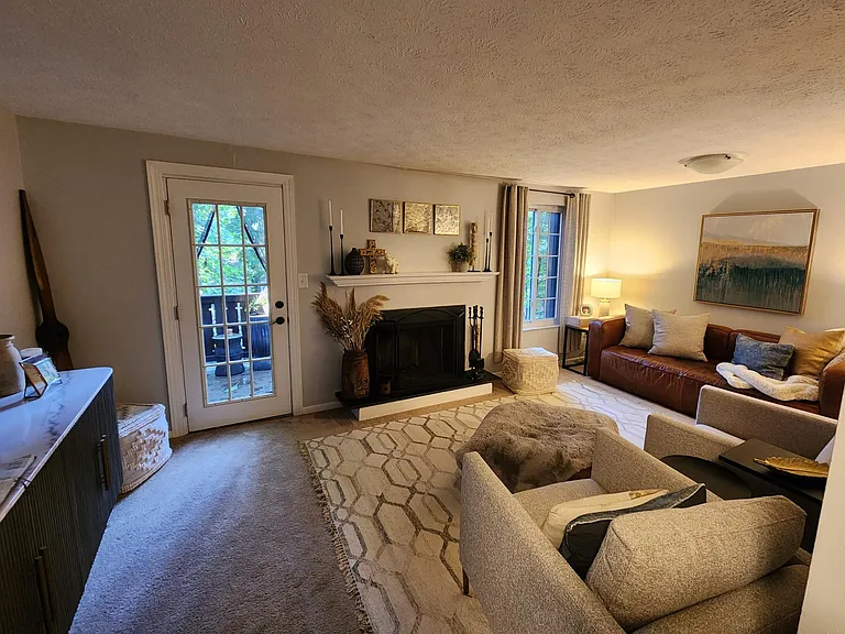 405 Timber Ln #405 — Photo 4