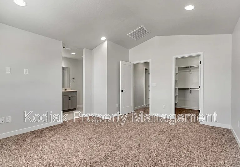 3199 S Claire Ave — Photo 7