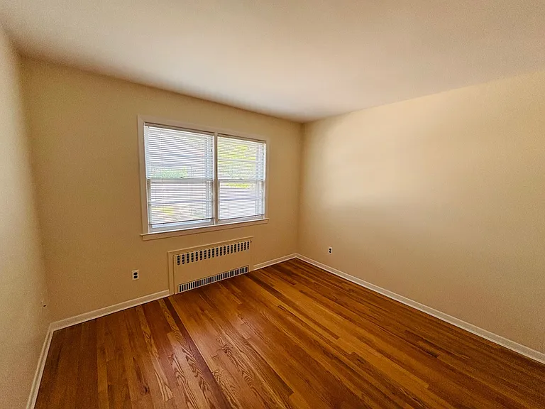 20 Union Ave — Photo 6