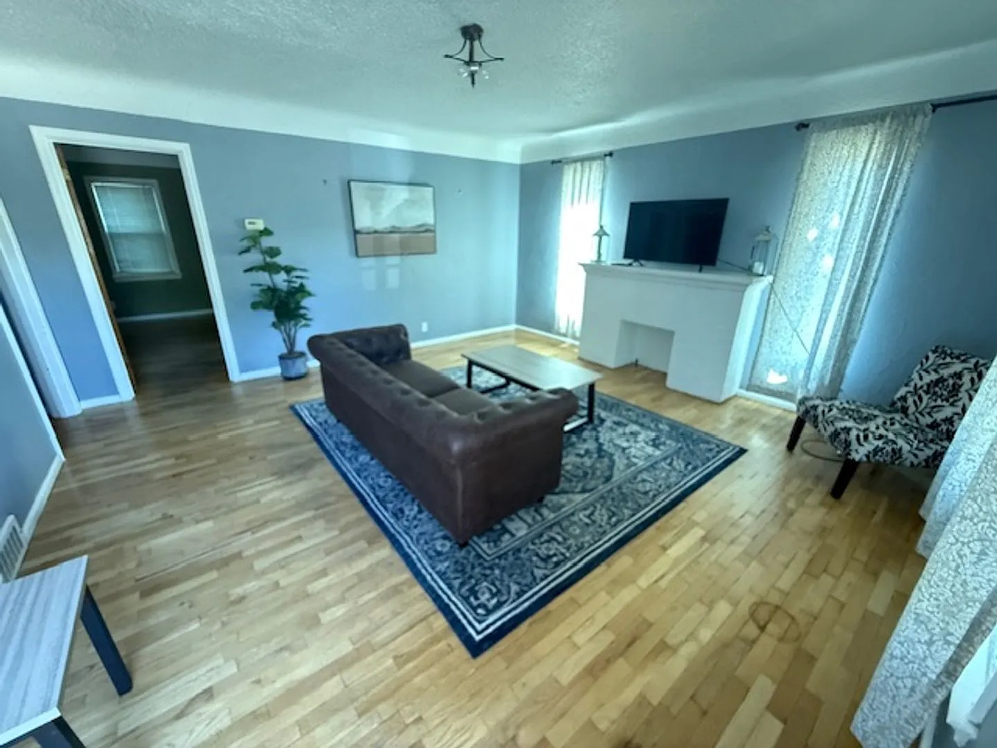 903 N 25th Duplex — Photo 2