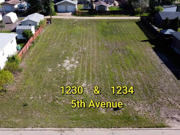 1230 & 1234 5th Ave, Wainwright, AB T9W 1A8