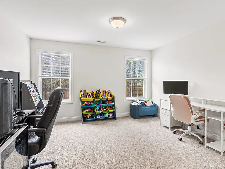 216 Bunting Dr — Photo 32