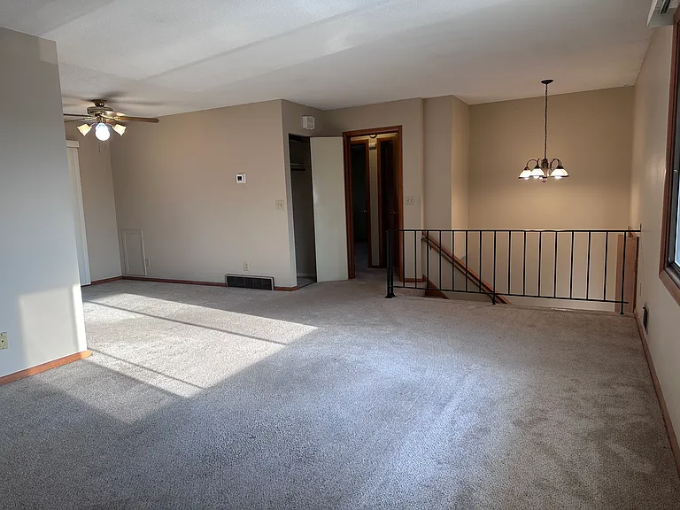 8833 Queen Ave S — Photo 10