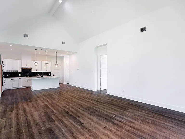 32 Englewood Ct — Photo 13