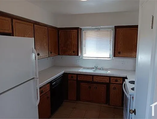 1129 W Cornell Ave — Photo 10