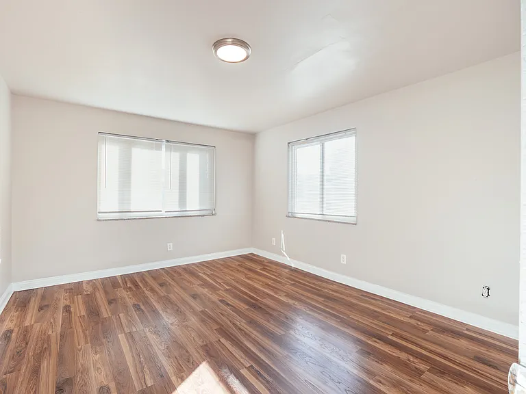 1634 Crest Hill Ave #2 — Photo 6