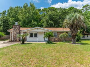 110 Green Dr, Mary Esther, FL 32569
