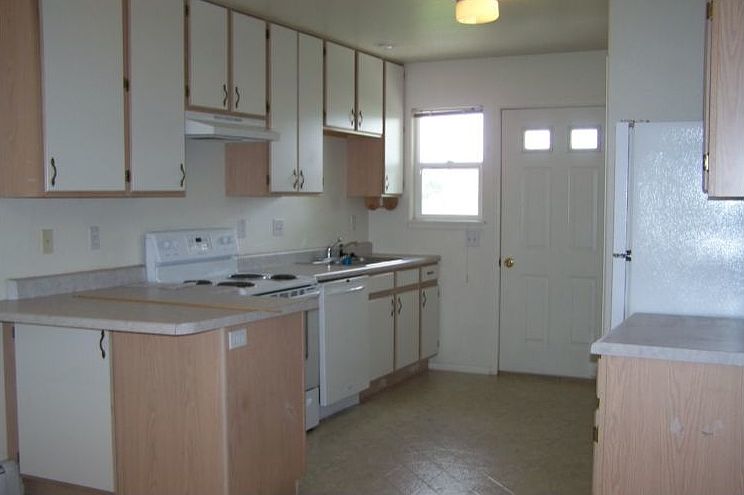 2nd image of 456 Stepping Stone Ct APT B