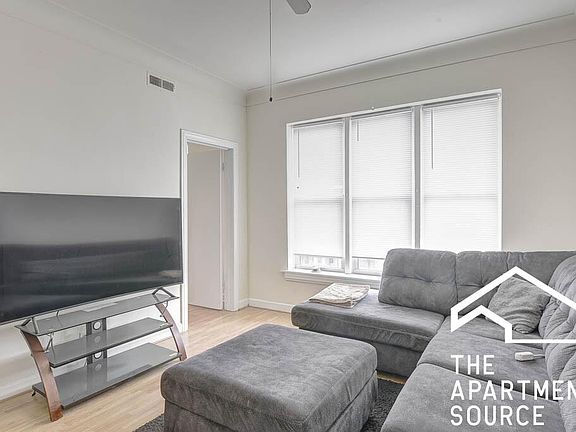 2nd image of 3040 N Ashland Ave #2