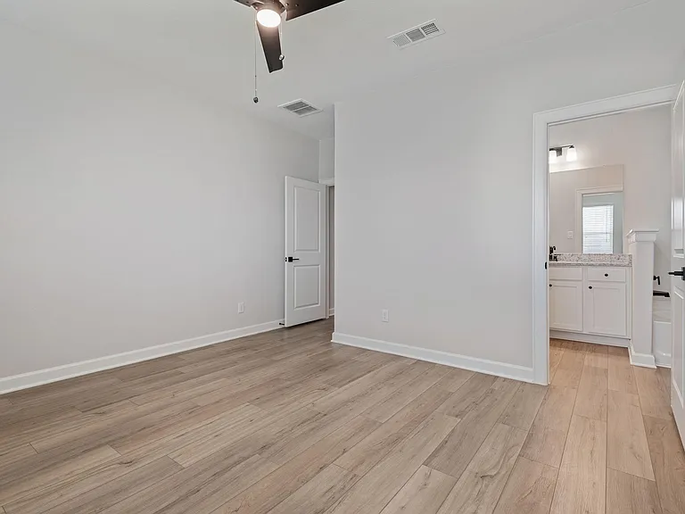 1131 Campside Dr — Photo 11