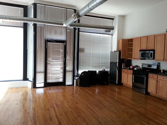 5th image of 601 N Western Ave #1