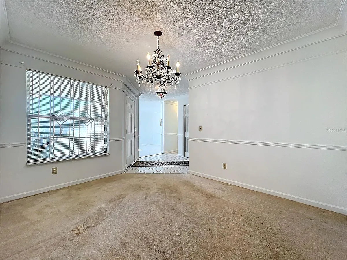 Building Photo - 117 Red Rose Cir
