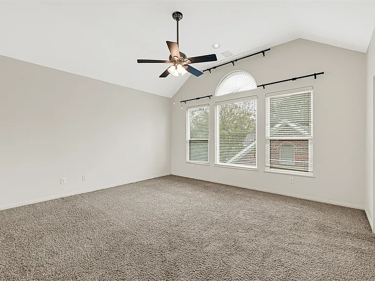 2414 Calumet St #B — Photo 19
