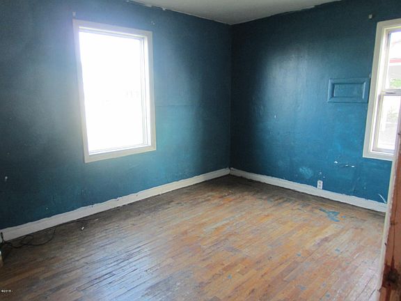 4th image of 624 E Olive St