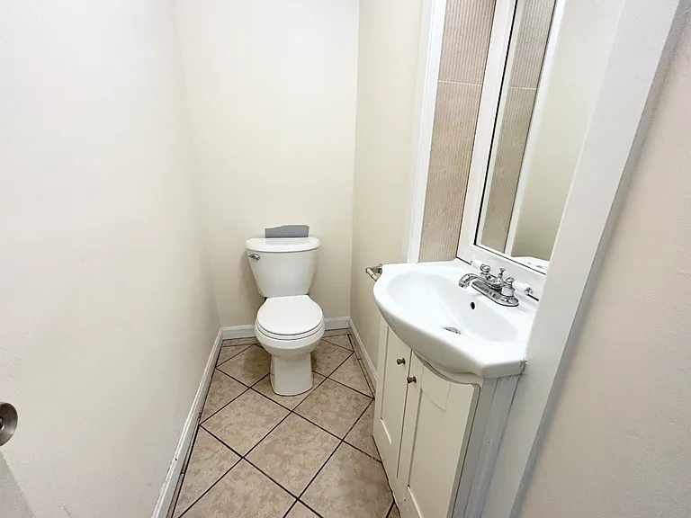 1 Folsom Ave #2F — Photo 7