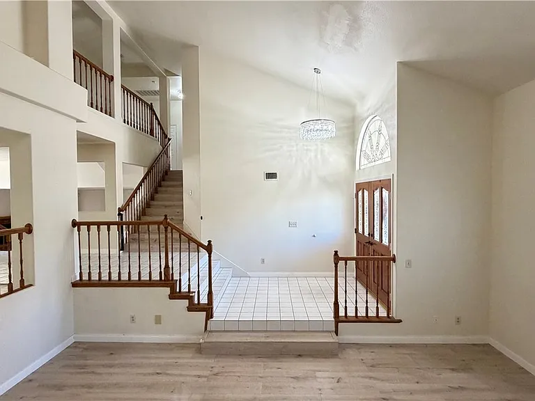8300 Tivoli Cove Dr — Photo 5