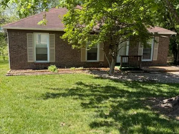 1500 Milburn Ct, La Grange, KY 40031