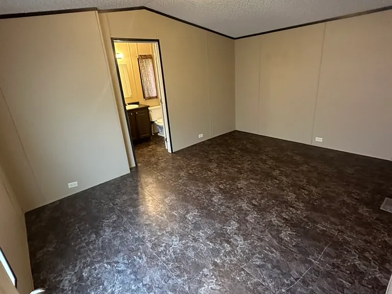 2516 Dana Cir — Photo 4
