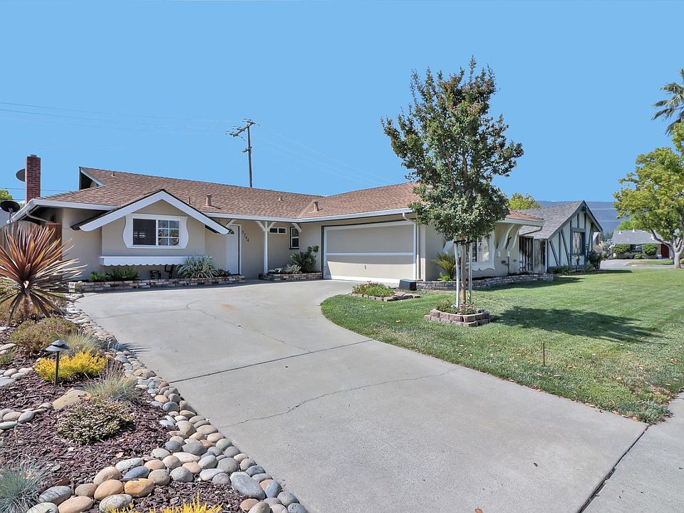 1st image of 5744 Holland Ln