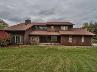 105 Old Field Rd #L4, Waverly Township, PA 18411