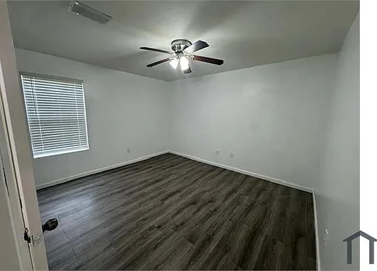 3 bed, 1055 sqft, $1,350 — Photo 4