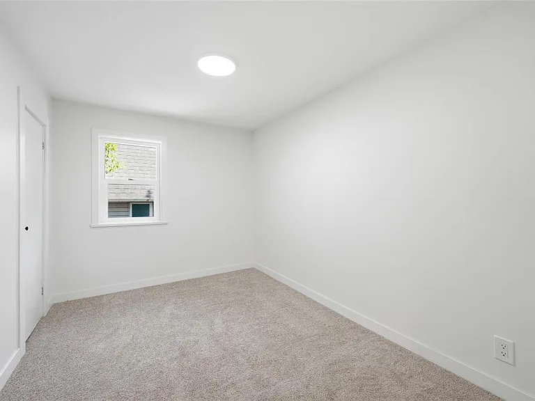 11 Luxton Ave #A — Photo 12
