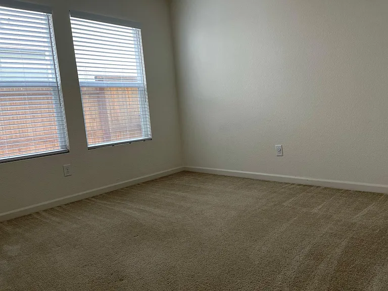 4768 Sweeney Cir — Photo 15