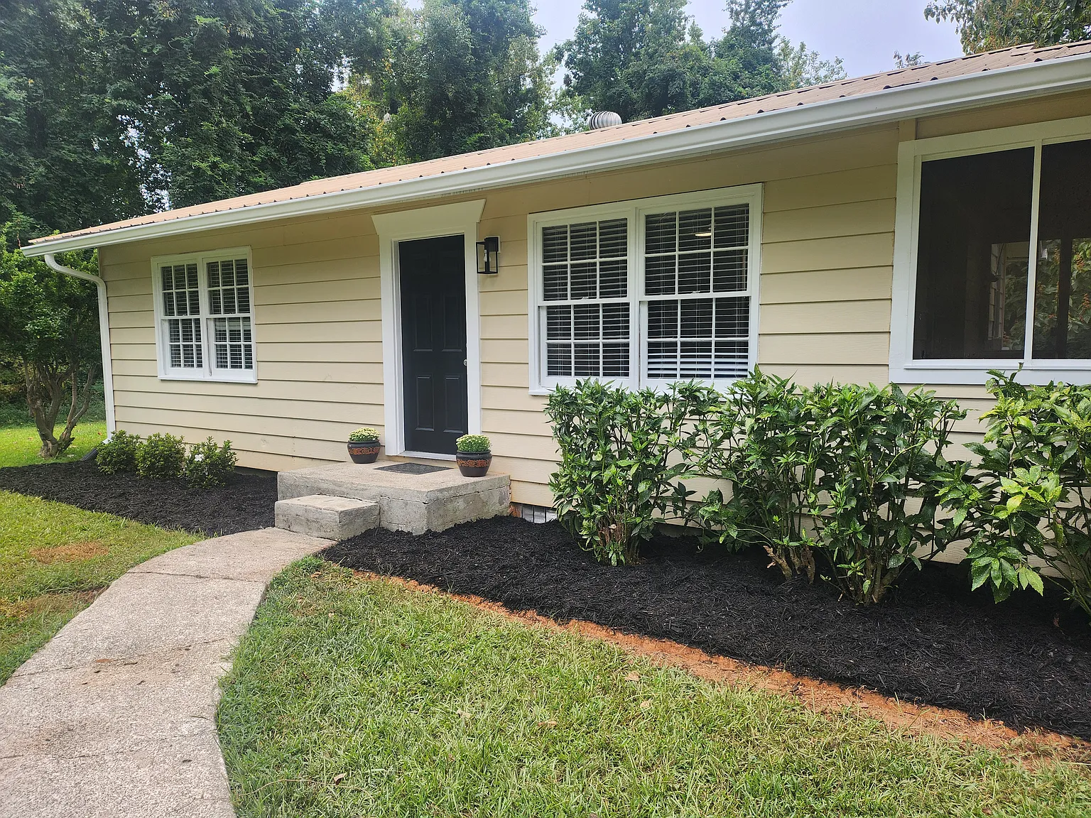 2 bed, 850 sqft, $1,650 — Photo 2