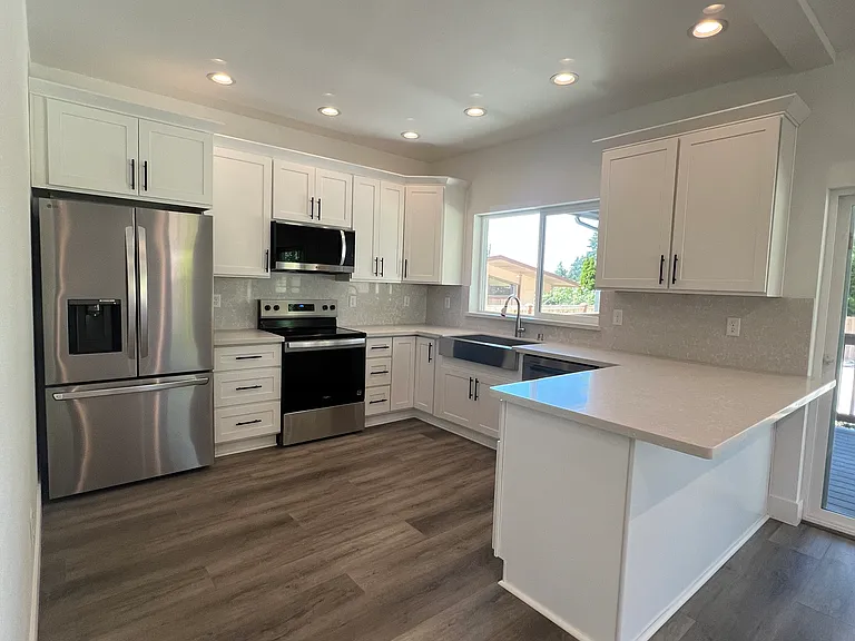 10201 98th St SW — Photo 1