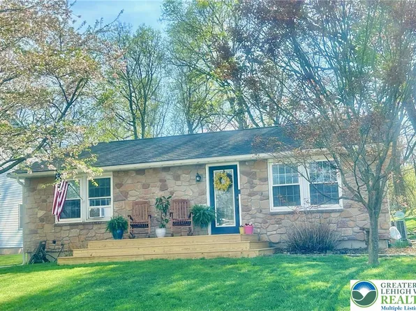 67 Lenape Trl, Mount Bethel, PA 18343