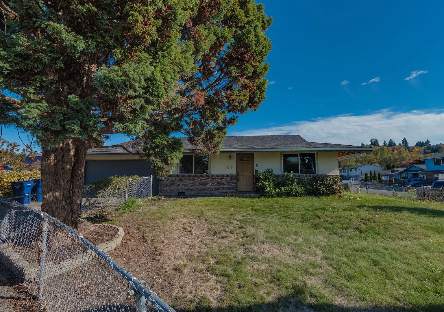 Spacious 4-Bedroom Auburn Home with Fenced Yard & Two-Car Garage — Photo 1
