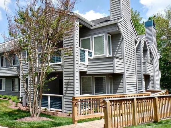 11727 Summerchase Cir APT A, Reston, VA 20194