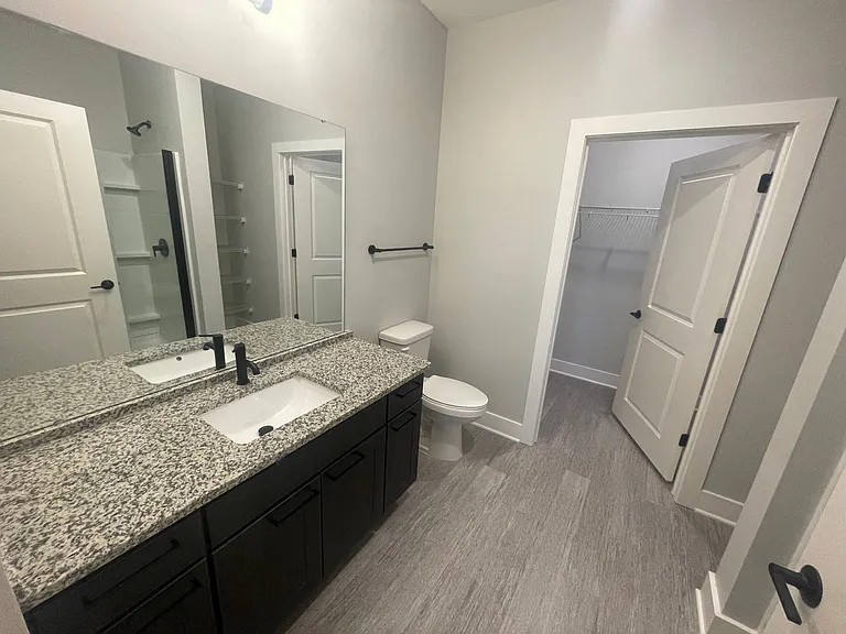Franklin Forest New Construction 2 Bedrooms — Photo 28