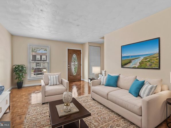13 Pawleys Ct, Nottingham, MD 21236