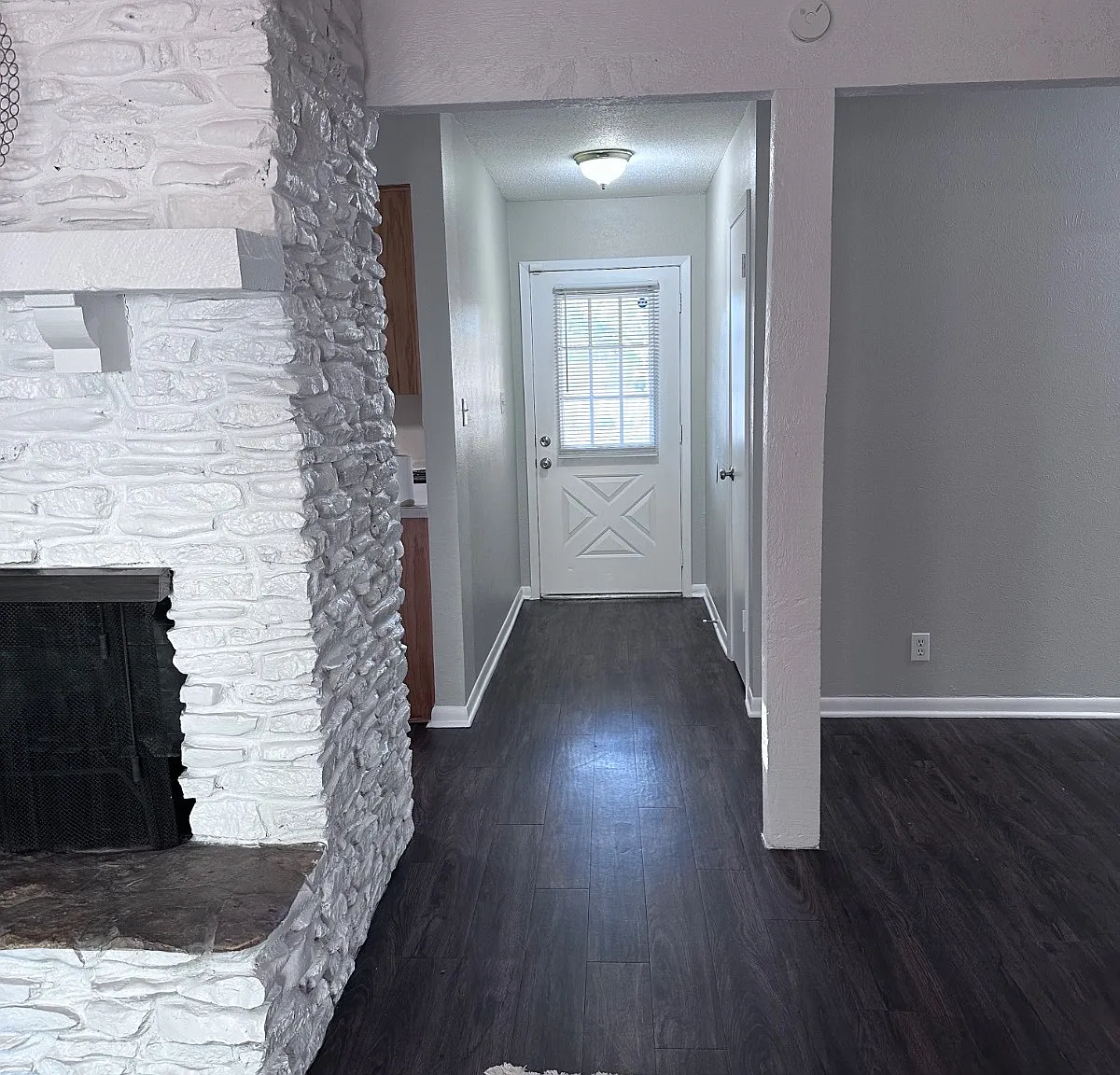 3 bed, 2.0 bath, 1700 sqft, $3,100 — Photo 3